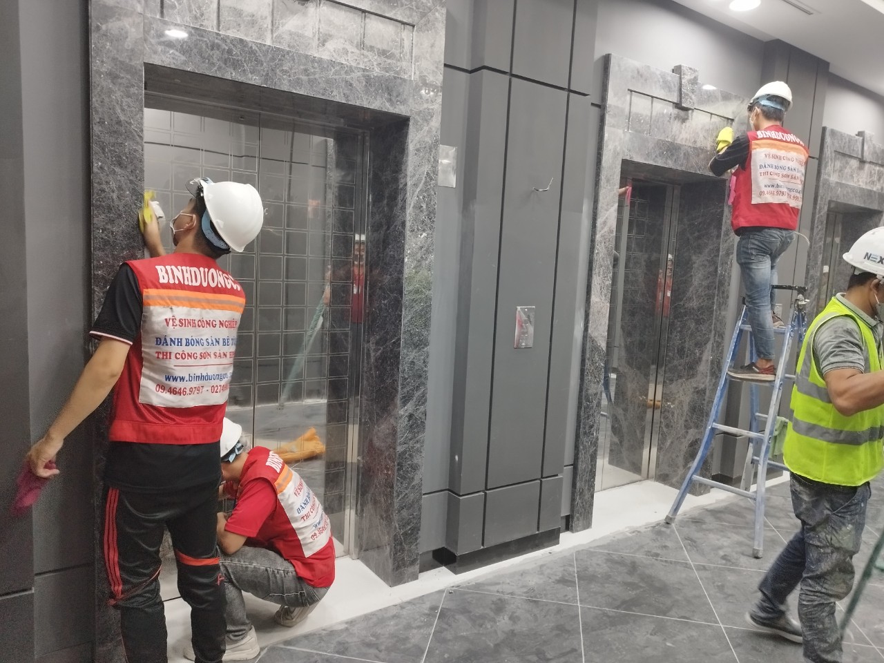 Vệ Sinh Sau Xây Dựng Tại Diamond Plaza - Q1 -TPHCM