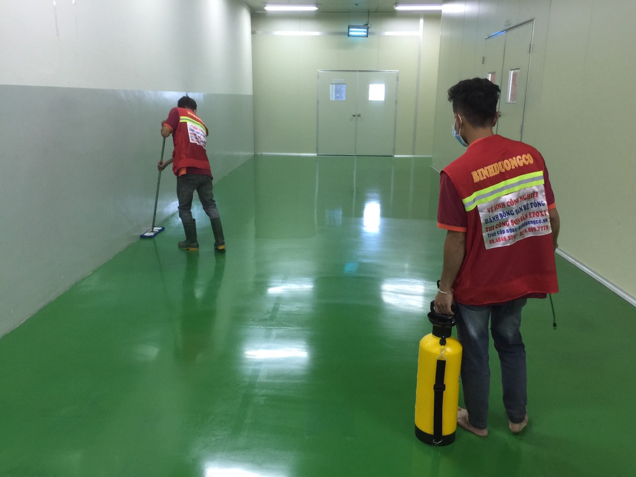Phủ Bóng Sàn Epoxy Nhà Xưởng Bình Dương
