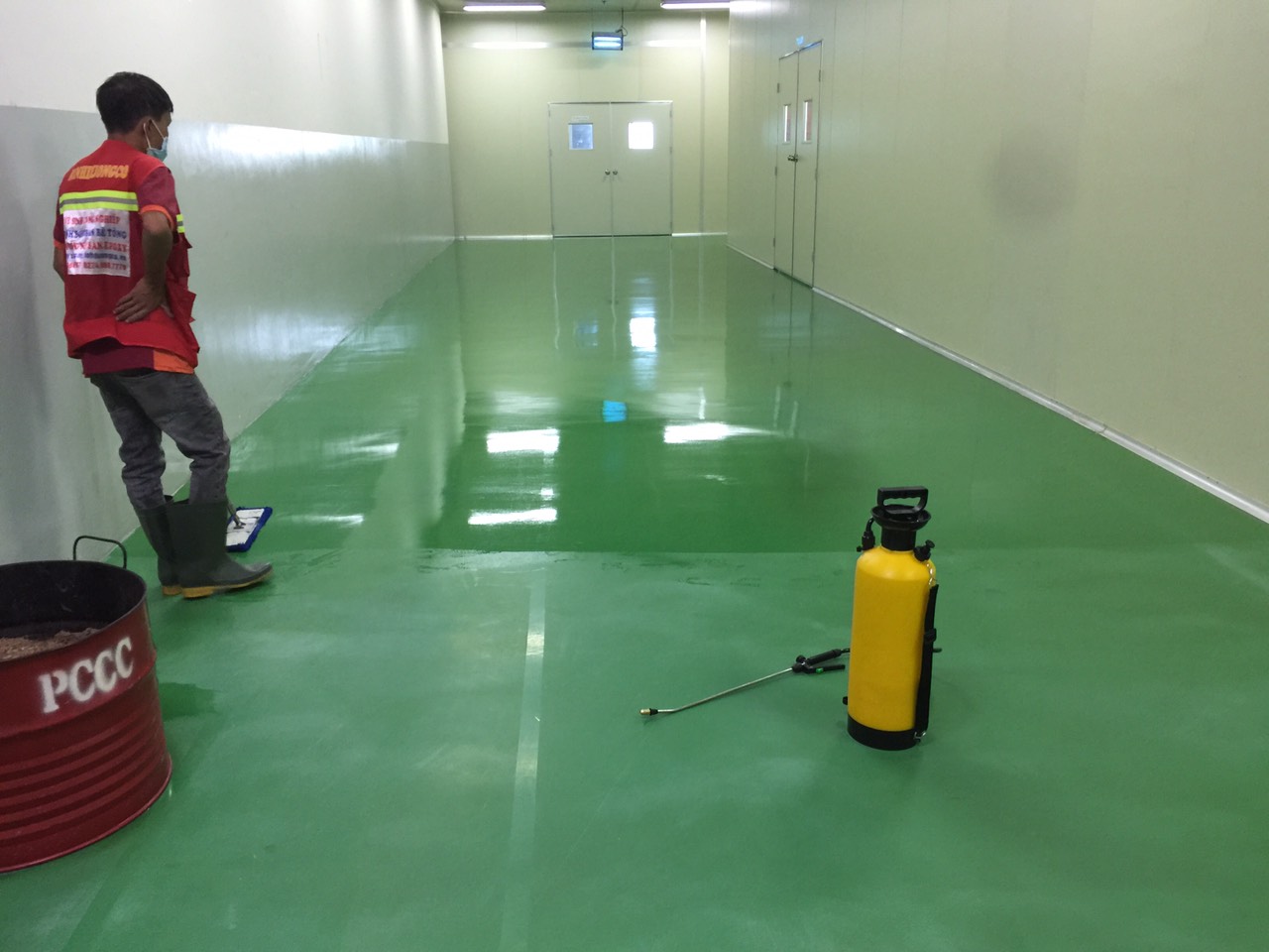 Phủ Bóng Sàn Epoxy