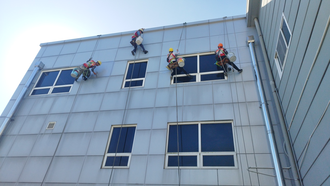 Dịch vụ vệ sinh nhà máy Bình Dương