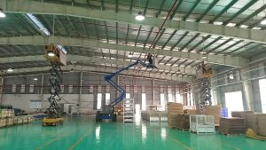 Dịch vụ vệ sinh trần nhà xưởng