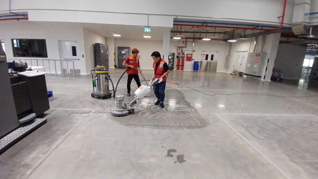 Mở dịch vụ vệ sinh công nghiệp cần có những máy móc thiết bị cơ bản nào?