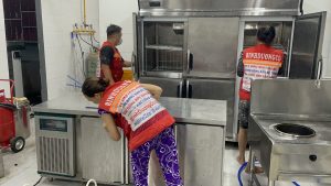 Vệ Sinh Bếp Ăn Công Nghiệp