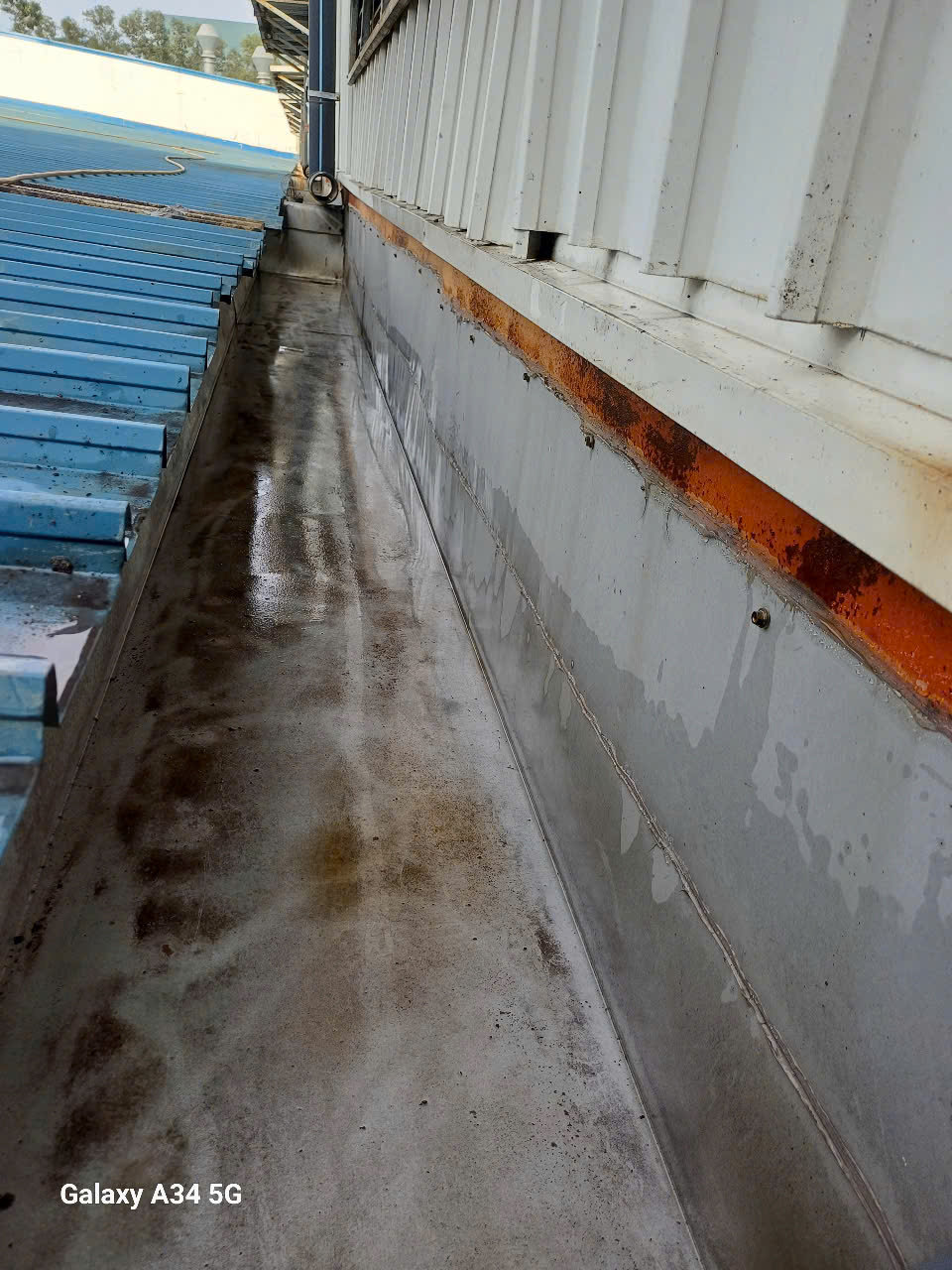 Thi Công Vệ Sinh Máng Xối Nhà Máy Chi Nhánh Công Ty Cổ Phần Tập Đoàn Trung Nguyên - Nhà Máy Cà Phê Sài Gòn Tại KCN Mỹ Phước 2, Bến Cát, Bình Dương